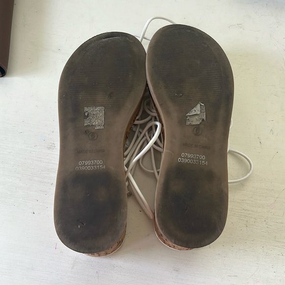 ASOS Flat Forms - Picture 2 of 3